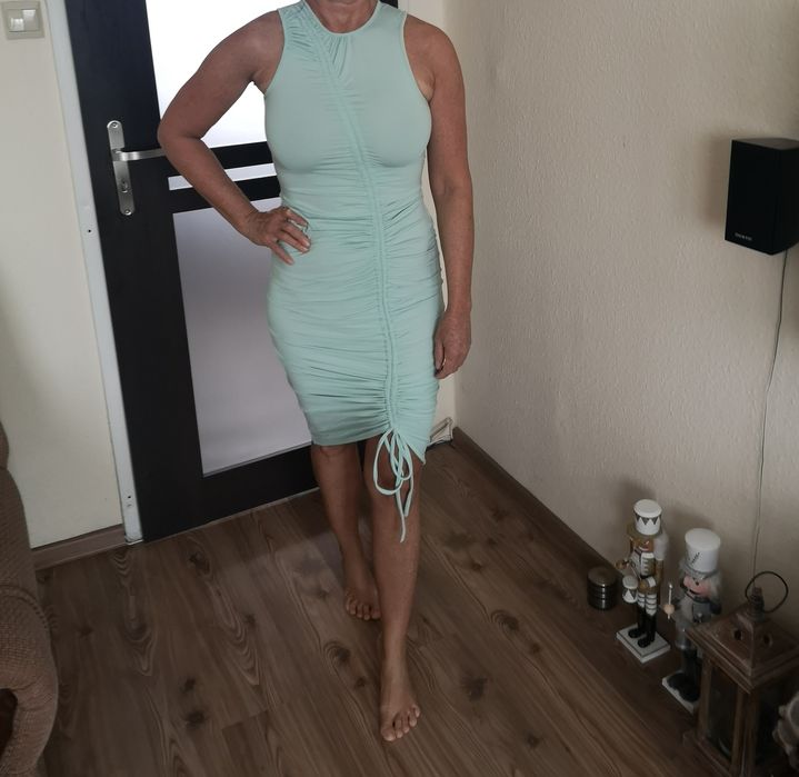 Przepiękna sukienka, na wszelkie okazje.