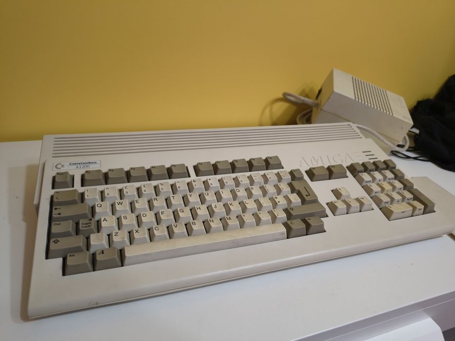 Commodore Amiga 1200 Pistorm 68040 FPU MMU 384MB Fast