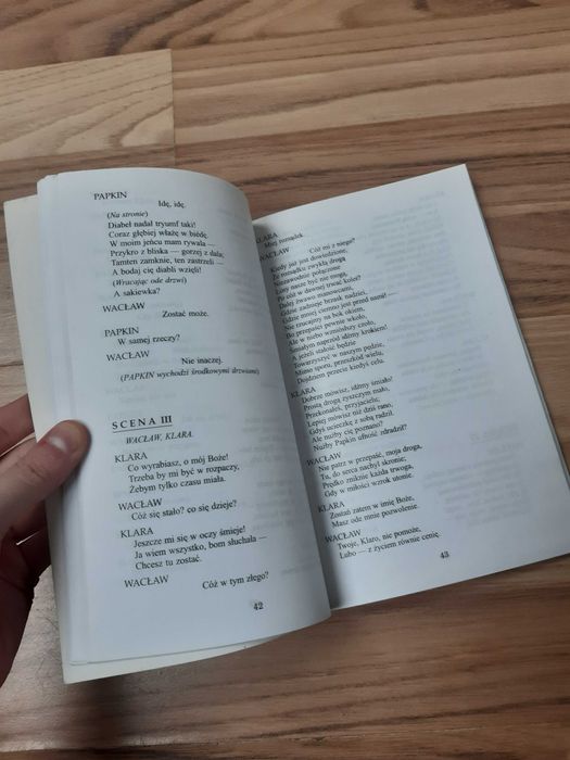 książka lektura Aleksander Fredro Zemsta dramat komedia tragedia
