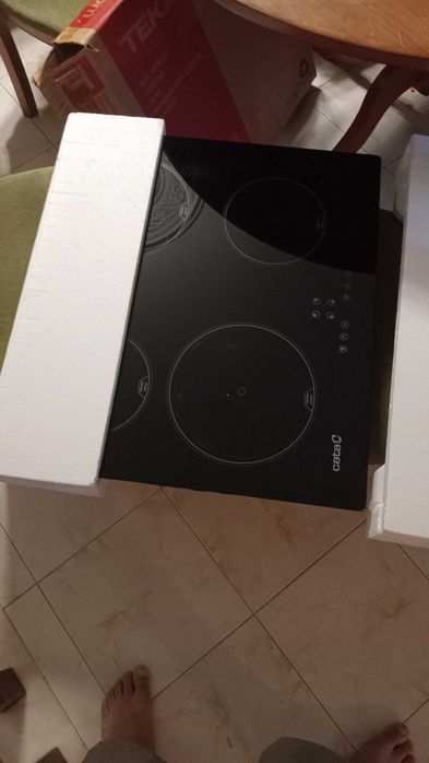 Fogão bem conservado e a trabalhar