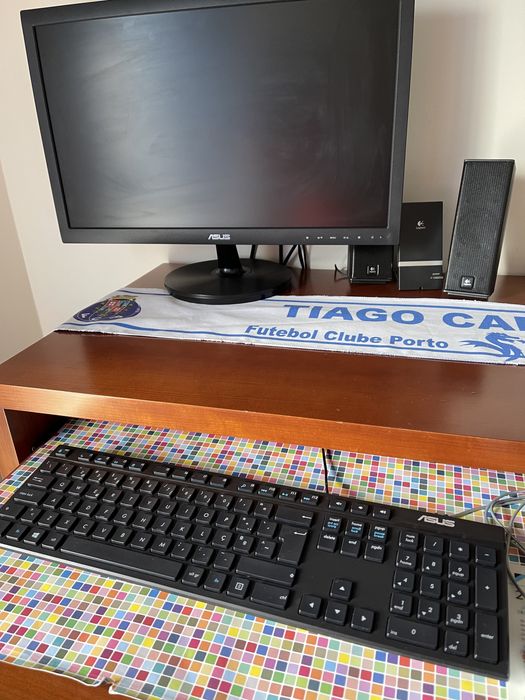 Asus Computer Like New + Logitech Speakers and Subwoofer64730082708482121