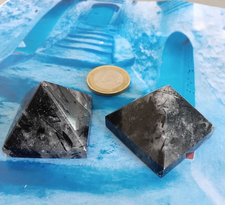 Piramide Energia Ornanite Quartzo Turmalina preta natural Reiki