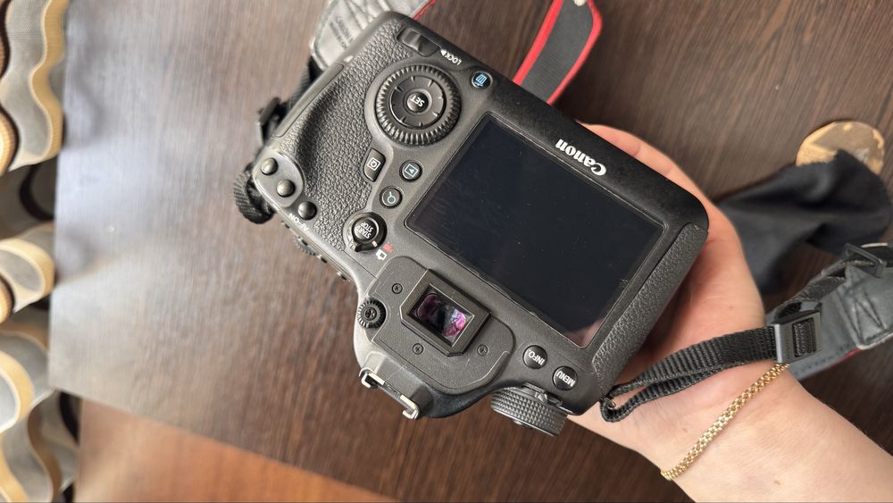 Canon 6d + обʼєктив Canon 50 mm f/1.8 STM Б/У