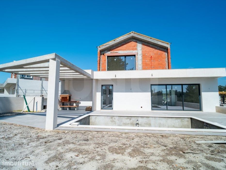 Moradia T4, para venda, Bairro Senhora da Luz, Óbidos