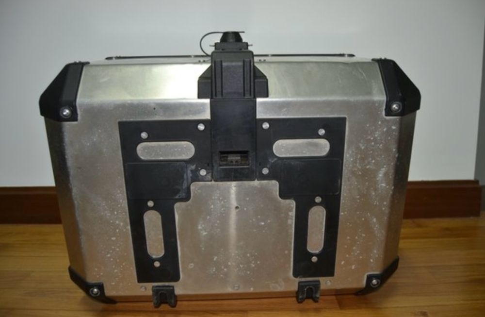 Top Case Givi Trekker Outback 58L Aluminio