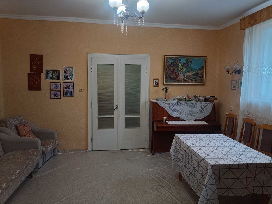 ВЕЛИКИЙ 4-Х кімнатний будинкок 146 кв.м., новий дах, гараж жилий стан