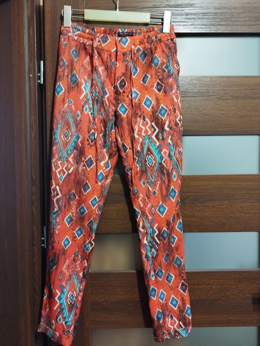 Spodnie damskie letnie cienkie Bershka S