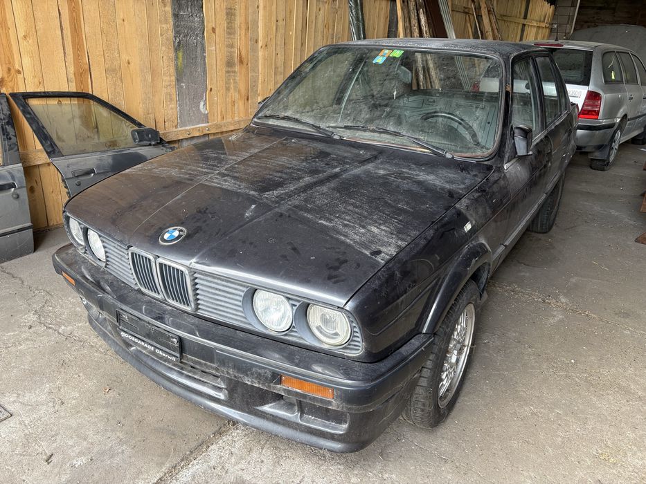 BMW E30 4x4 sedan