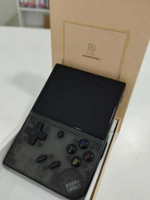 Anbernic RG40XXV – Consola Portátil | Diversão Infinita e Estilo!