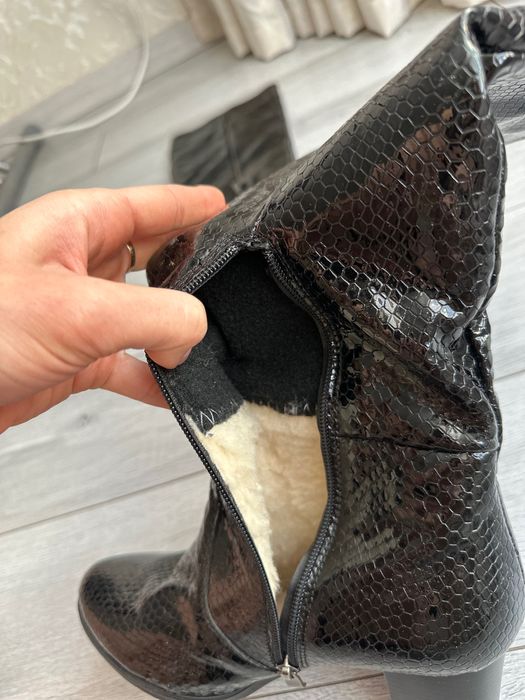 Лакові чоботи р.38