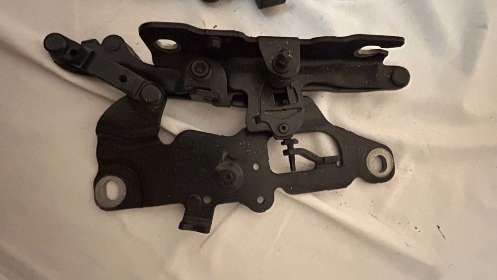 dobradiça capot 530d , F11