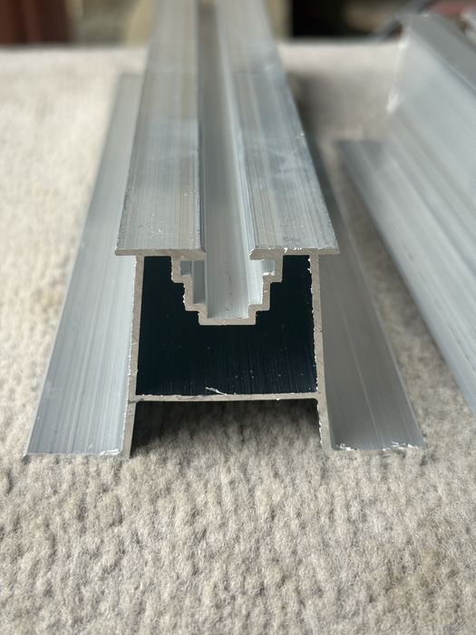 Блок безпрофільної системи 200 мм алюмінієвий для сонячних панелей