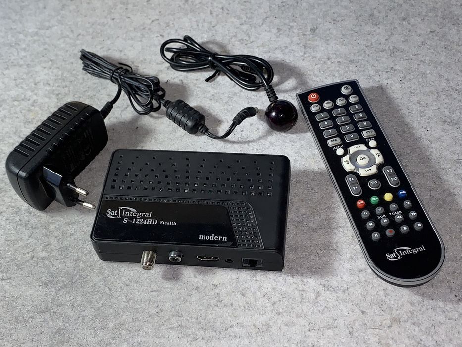 Супутниковий тюнер ресивер