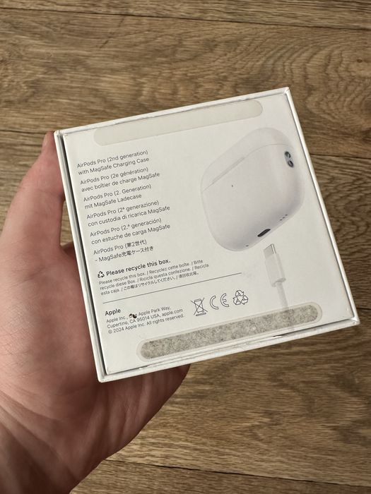 AirPods Pro 2 (2nd generation) with MagSafe. Стан і батарея супер!