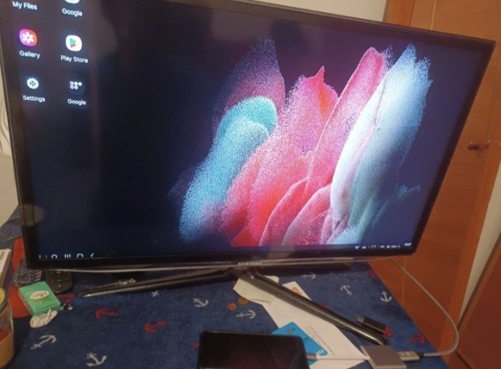 Hub USB-C compatível com HDMI 4K, USB 3.0 e USB-C com suporte para car