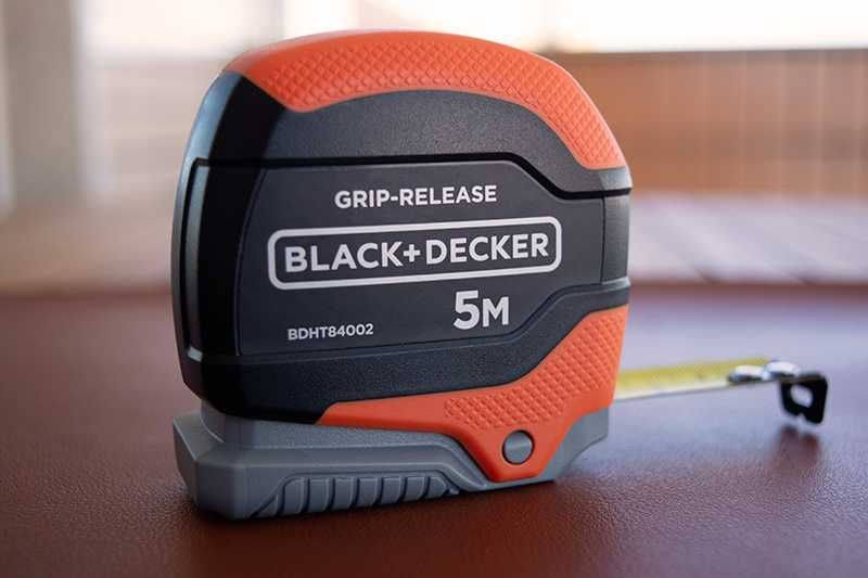 Fita Métrica BLACK+DECKER modelo BDHT84002‑0 (Nova)