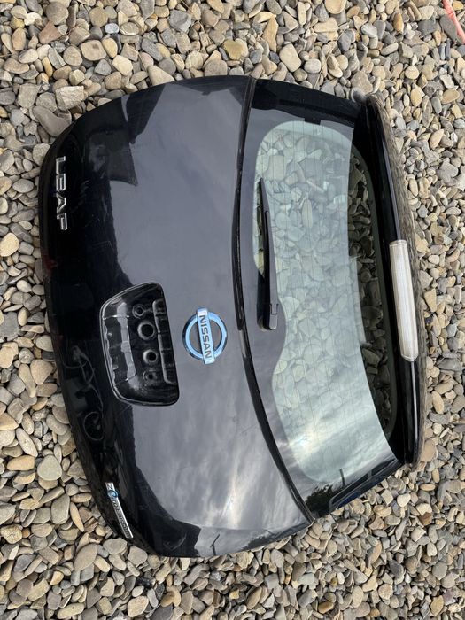 Nissan Leaf Кришка багажника