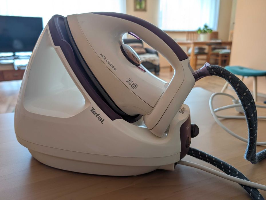 Stacja parowa Tefal GV5230 - uszkodzona