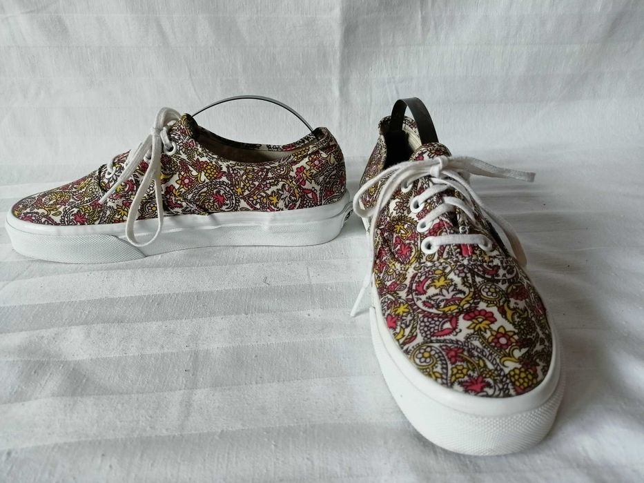 Vans roz. 36,5 -dł. wkł. 23 cm- super stan