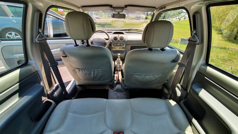 Twingo Initiale Paris