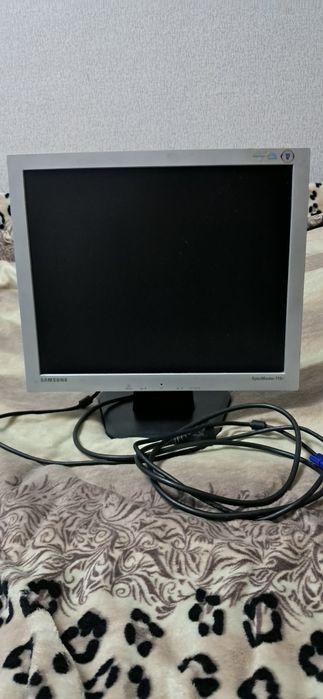 Продам монітор Samsung 710v
