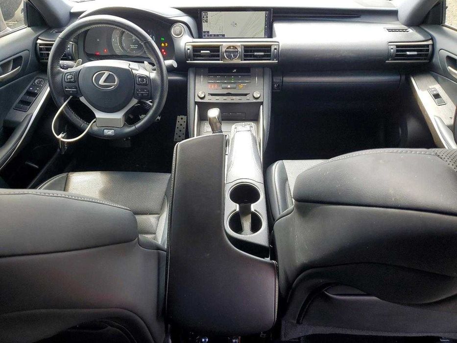 LEXUS IS 300 2019