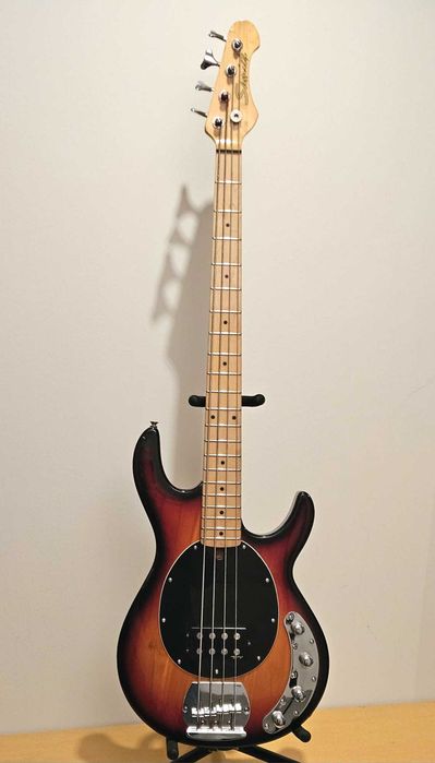 Samick tipo Musicman Stingray, Made in Korea