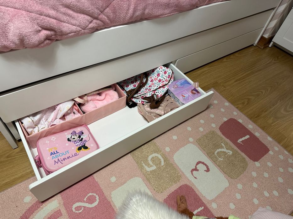 Cama solteiro com arrumação 90x200