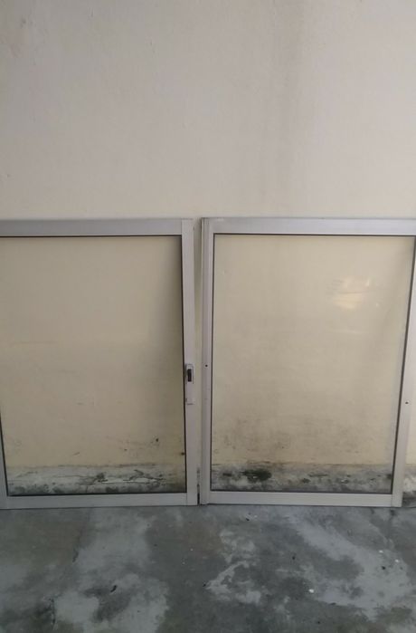 Janelas em alumínio de correr com vidro simples sem aro