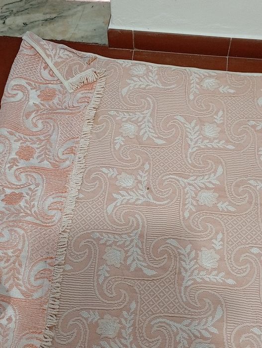 Colcha cor de Rosa para cama de menina jovem toda nova
