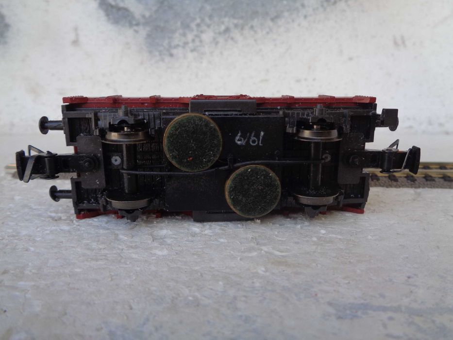 1:87 Fleischmann Vagão mercadorias com sistema limpa vias