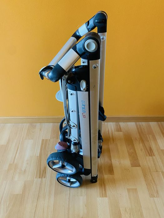 Carrinho bebé + ovo da marca Bébé Confort, modelo Loola. (Usado)