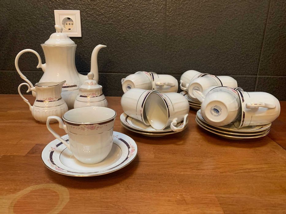 Serviço completo de jantar, café e chá para 12 pessoas