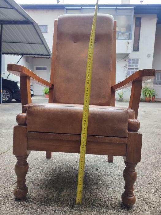 Caldeirão em madeira maciça e couro sintético