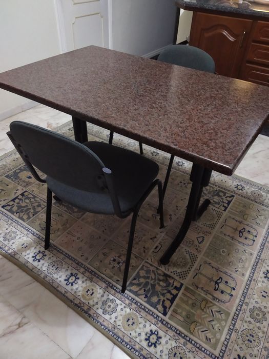 Mesa com 4 cadeiras
