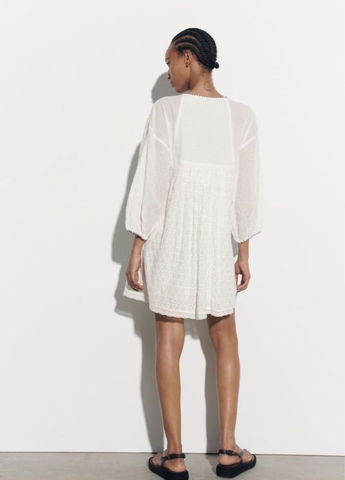 Сукня з вишивкою Zara