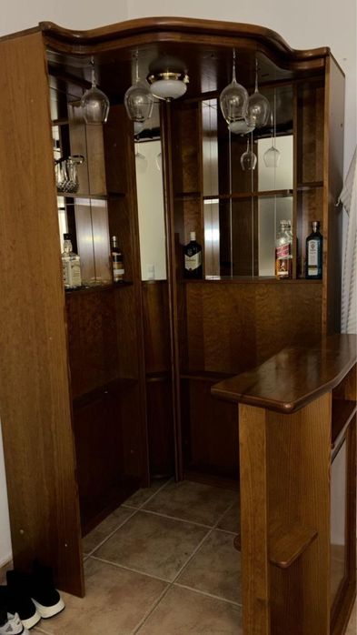Bar espelhado completo