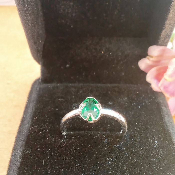Anel de Prata Ajustável com Esmeralda Natural 7x5