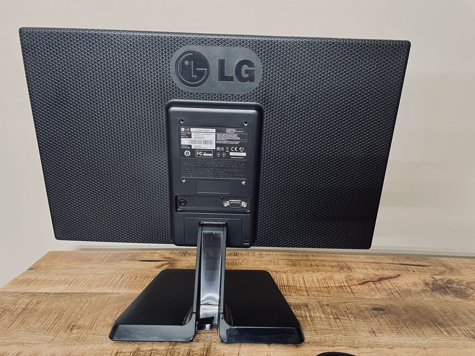 Monitor LG Flatron 19EN33S-B