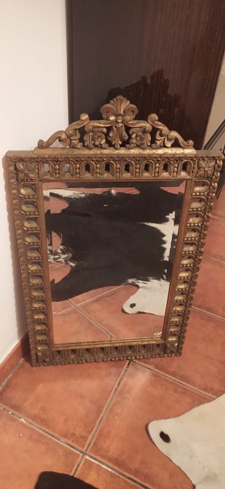 Espelho antigo em talha dourada