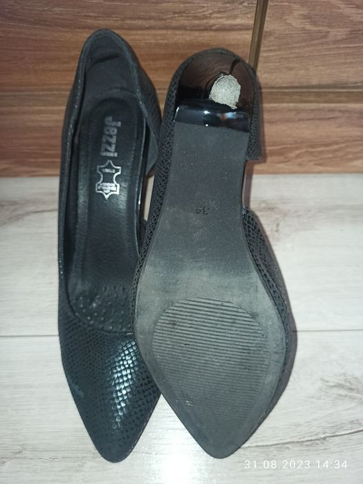 Szpilki czarne zamsz 39