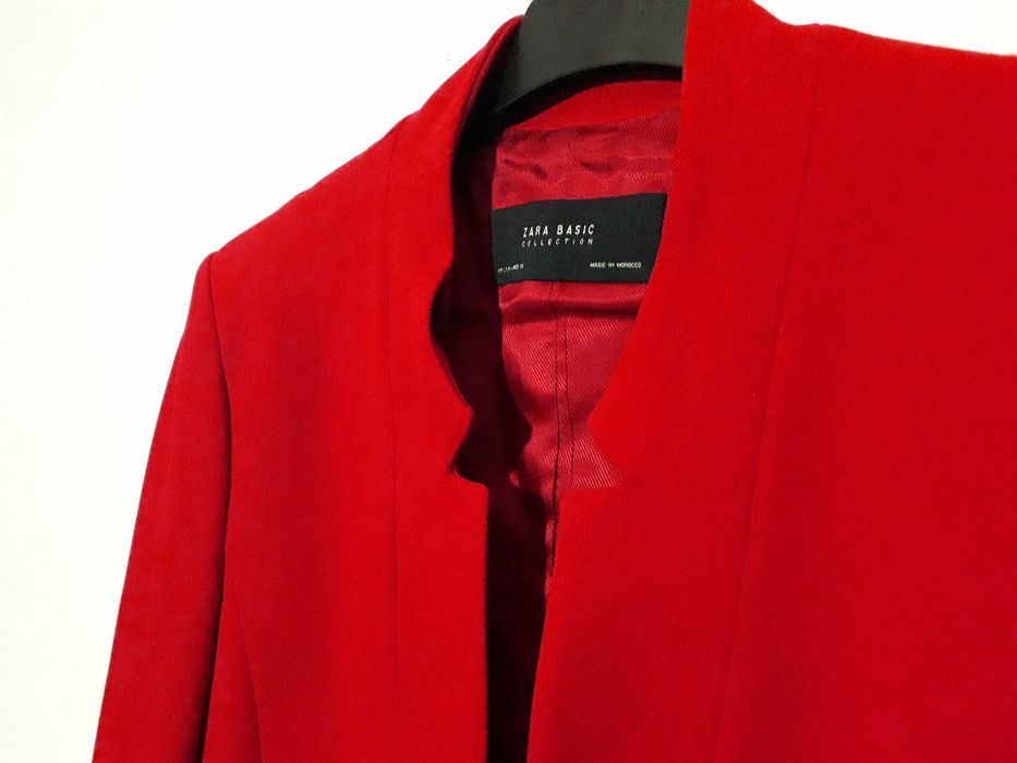 Casaco tipo fraque/ Levita lapela invertida vermelho da Zara T: L