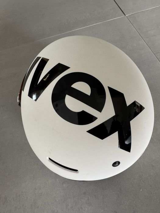 Kask narciaski UVEX Hlmt 500 Visor kask z szybą unisex