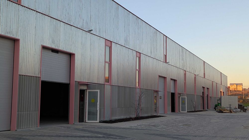 Оренда складу з рампою 689 м² у Львові. Логістичний центр PERETYN