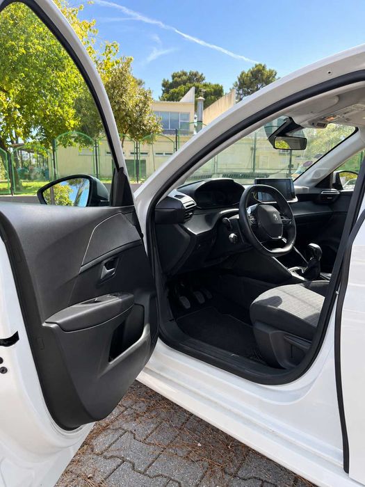 Peugeot 208 Allure Pack - Branca