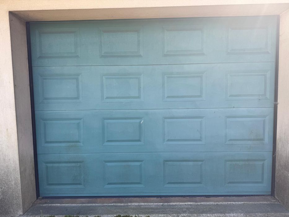 Portão de garagem seccionado