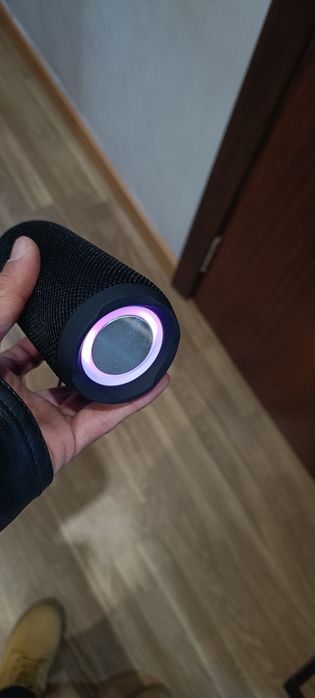 Coluna portátil nova