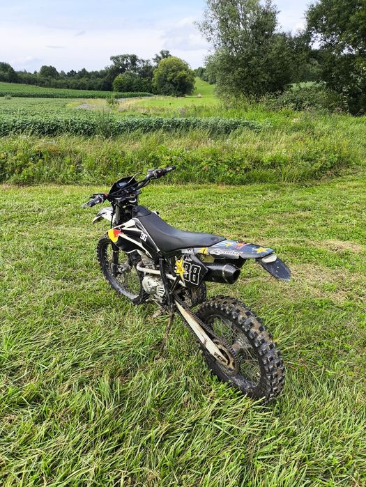 Motocykl Beta RE/RR 125