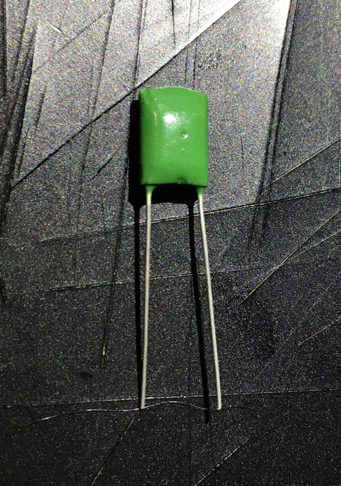 Condensadores poliéster 100V (18NF; 27NF; 68NF)