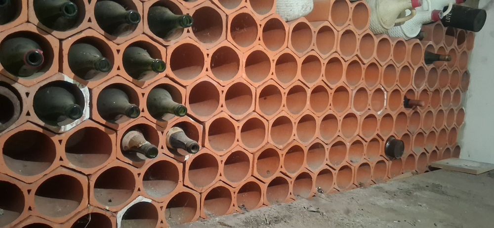 Modulos de garrafeira em barro